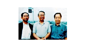 楊金泉、劉俊謙與聯(lián)合國副秘書長的合影